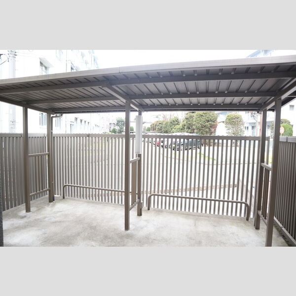 リヴィエールM 駐輪場