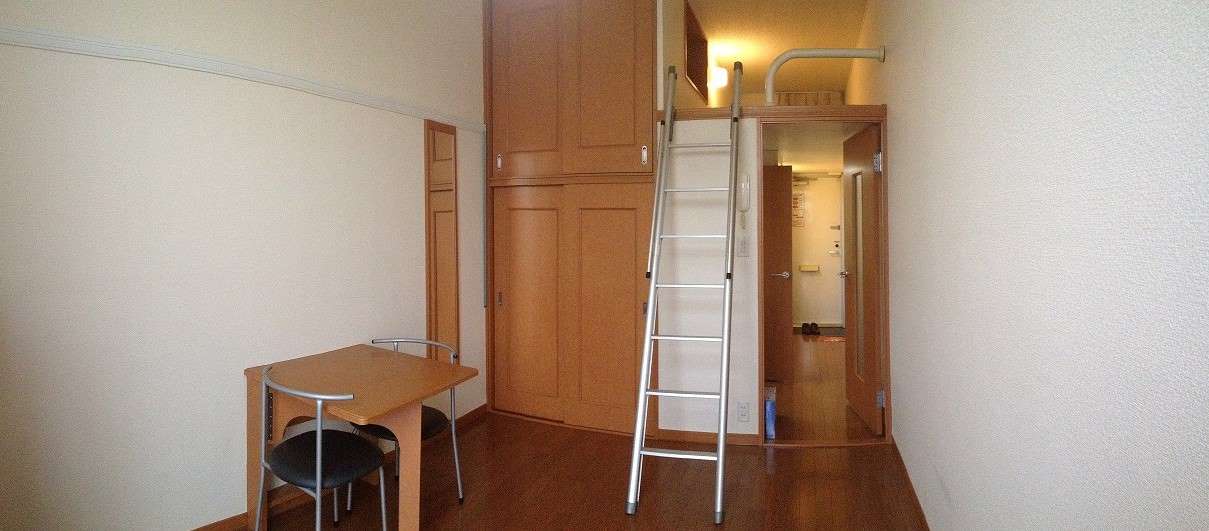 レオパレスアップハウス リビング