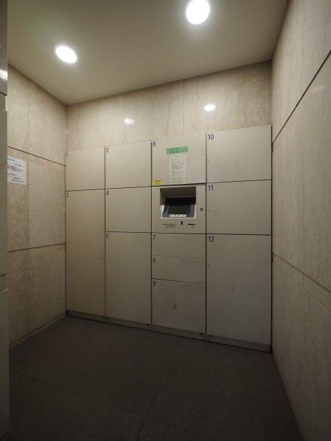 ルーブル蒲田弐番館6階 宅配BOX