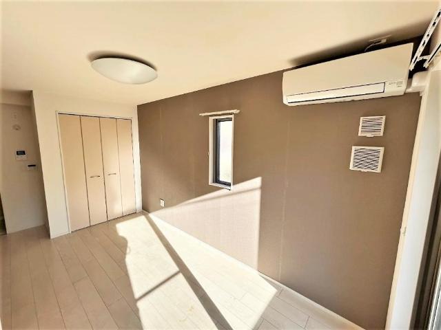 エマーソン上星川102号室 室内