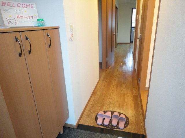 ガーデンヒルズNAKAYAMA壱番館106号室 玄関