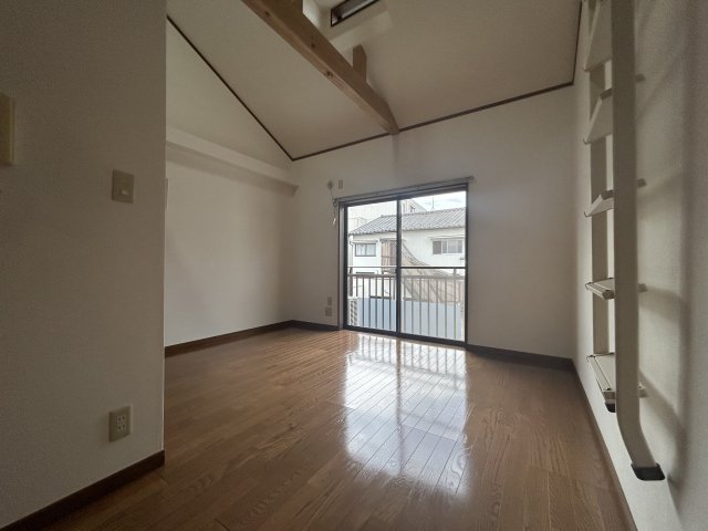 ムーンロータス リビング