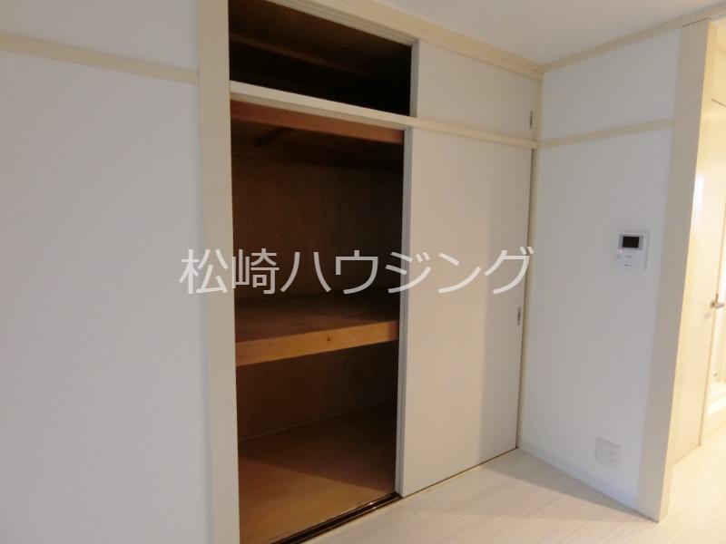 ロイヤルコーポ2階 収納