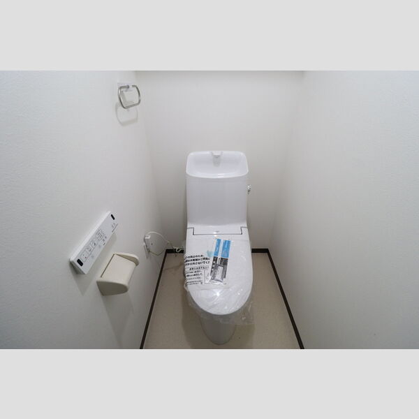 ヴェルドミール202号室 温水洗浄暖房便座