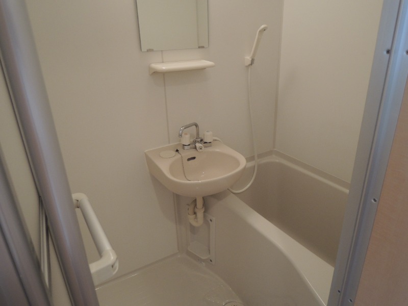 グラッチェ二俣川2階 ＊別号室の写真となります。