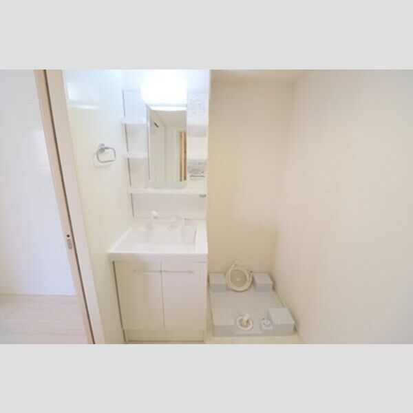 D Paina 菅北浦301号室 洗面台・洗濯機置場