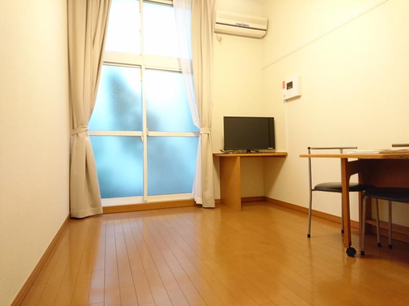 レオパレスウエストゴールド リビング