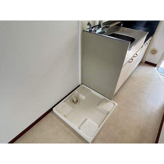 メゾンアゼリア102号室 室内洗濯機置場