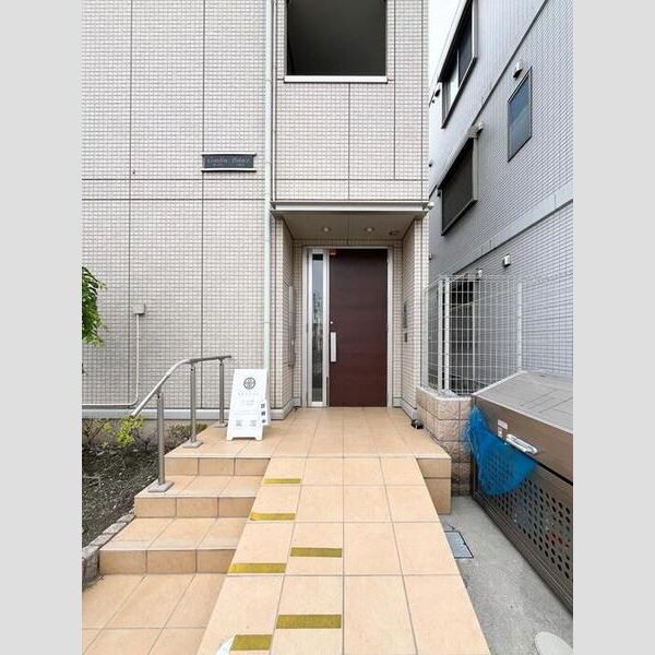 ガーデンパレス エントランス