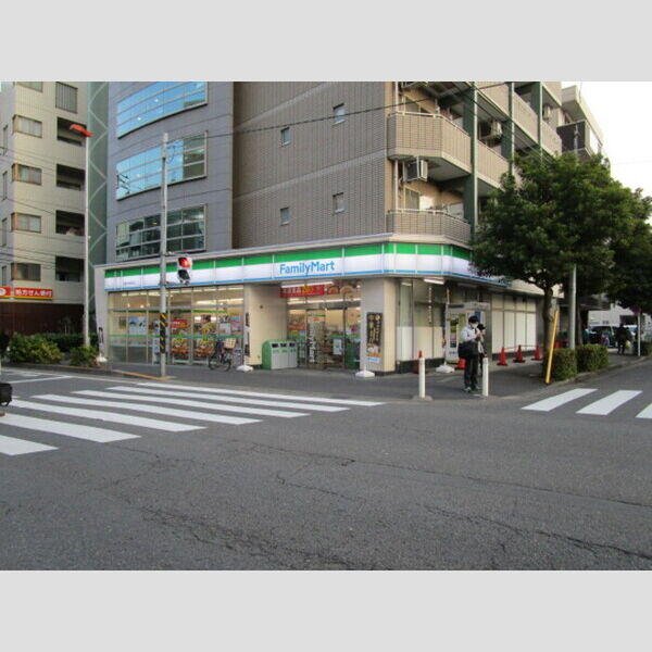 カーサ・デラ・フェリシタ107号室 ファミリーマート武蔵中原駅前店