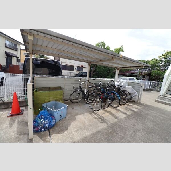 グラフィアス湘南 駐輪場