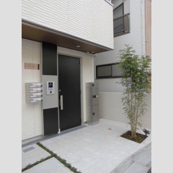 フェアハウス エントランス