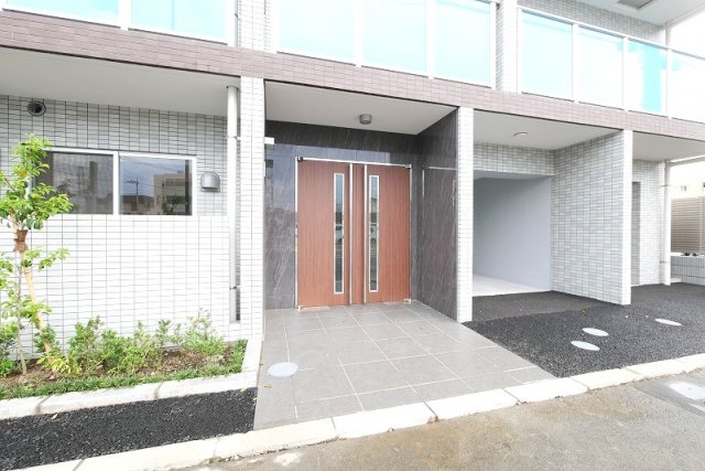 ペアパレス六町2号館6階 外観