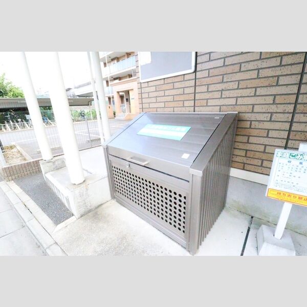 セジュールⅠ102号室 ゴミステーション