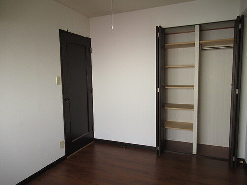 ライオンズマンション前田東公園 洋室　約5.7畳クロゼット　前回募集時／2021年1月の写真