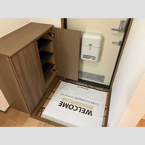 トリニシティ　弐番館101号室 玄関