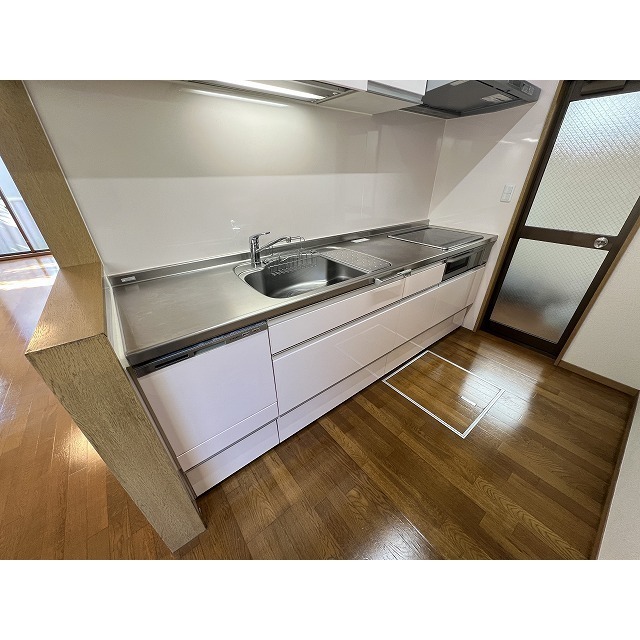 上池台三丁目貸家 食洗器・稼働式収納有り♪