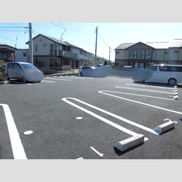 シャインアイリス　Ⅰ 駐車場