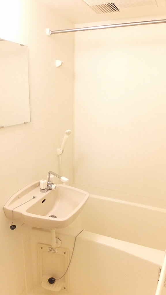 レオパレスバンビーナ 浴室喚起乾燥機能付き