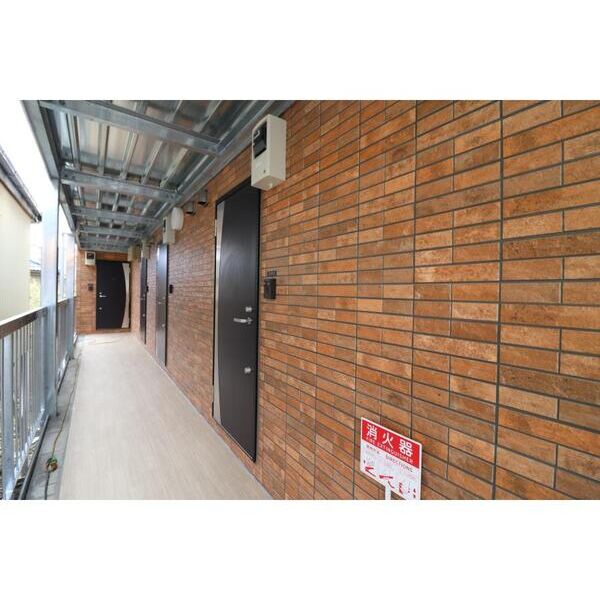 パルトネール東希望が丘203号室 エントランス