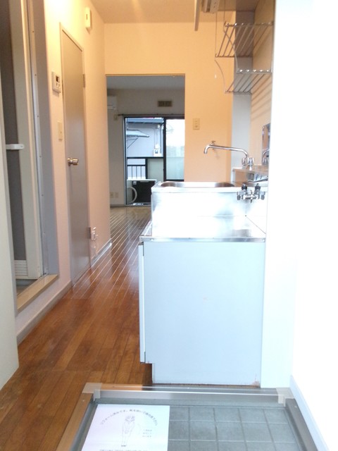 ウイングヴィラ0103号室 玄関