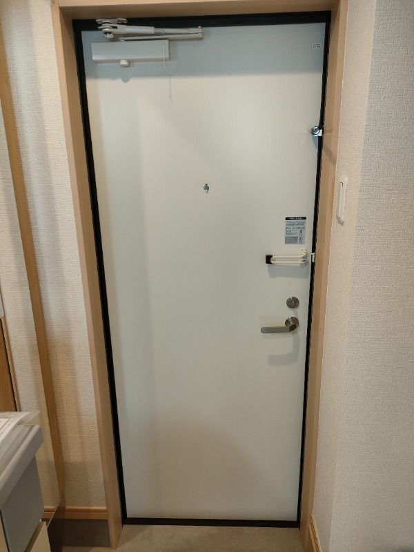 メールダジュール1階 玄関