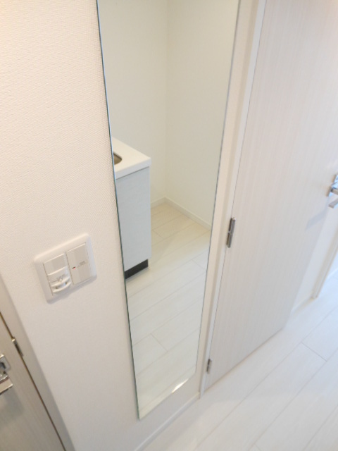 ガーラ・ヴィスタ横濱西口7階 嬉しい姿見鏡付