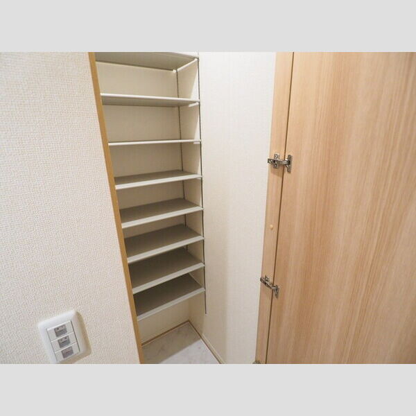 コンフォート新治 トールタイプシューズボックス