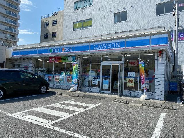 スカイパークオキツカ ローソン村上駅前店まで370ｍ