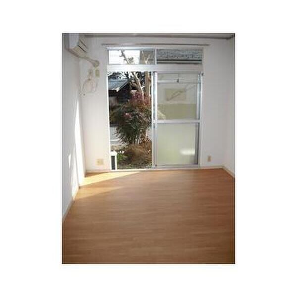 エステートピア原2 リビング