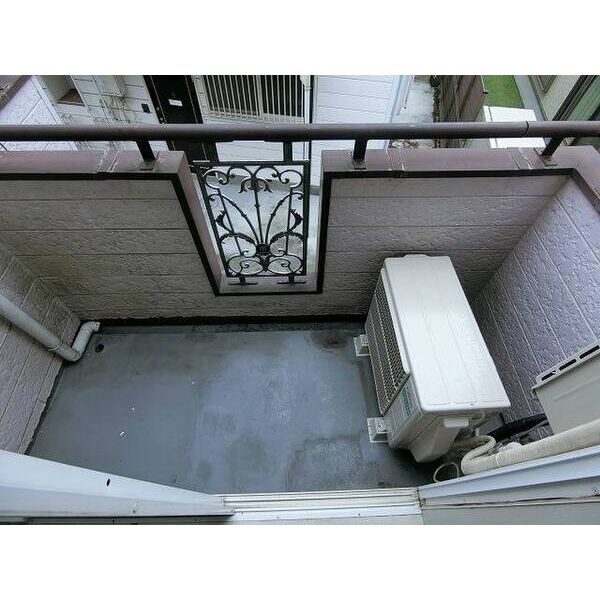 ゼフィランサス新柏 バルコニー