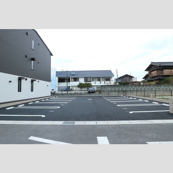 ラシーヌ　A 駐車場