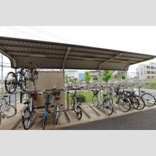 アルカンシェル211号室 駐輪場