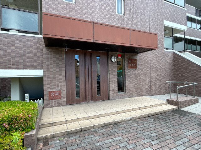 プリムベール南浦和1階 エントランス