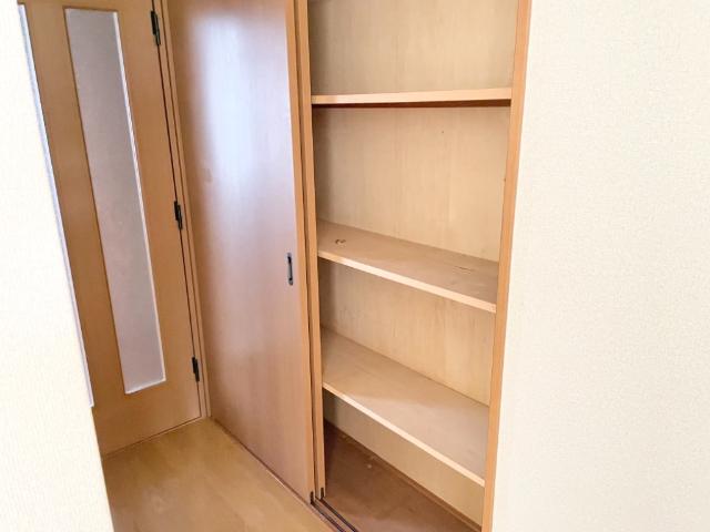 メゾンドリーム102号室 棚