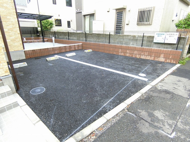 リブリ・カワセミ2階 駐車場