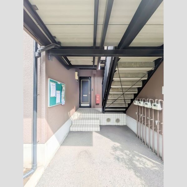 アークヒルズ　A エントランス