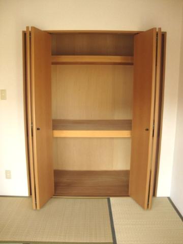 グランチェスタハイツB201号室 クローゼット