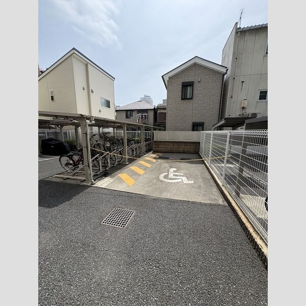 カスタリア要町0802号室 障がい者専用駐車場