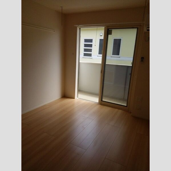 ポルト セレーノ205号室 洋室