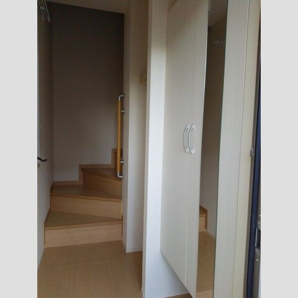 サニーヒルズⅠⅡⅢⅤ 玄関