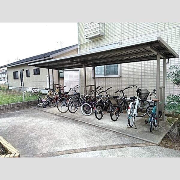 ルミエールA203号室 駐輪場