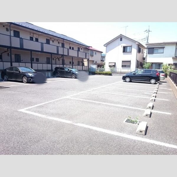 アピエ　壱番館/弐番館弐番館103号室 駐車場