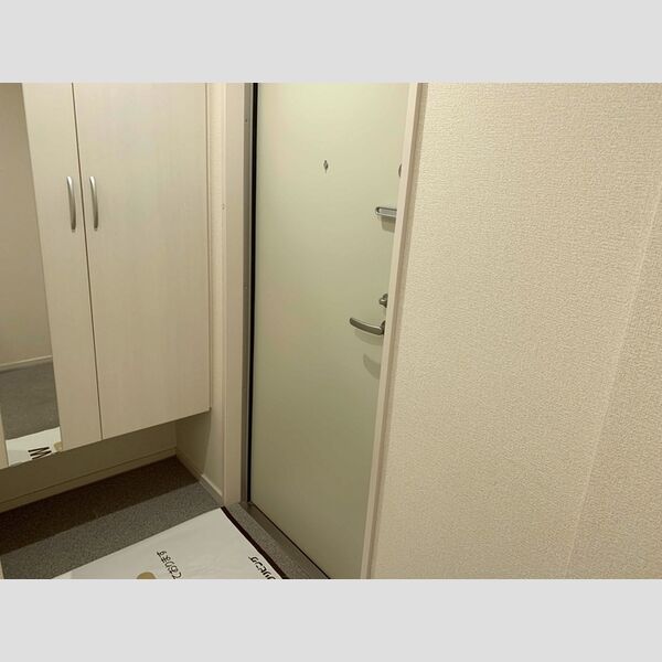 リベラマーロⅡ 玄関脇にはシューズボックスがあります!