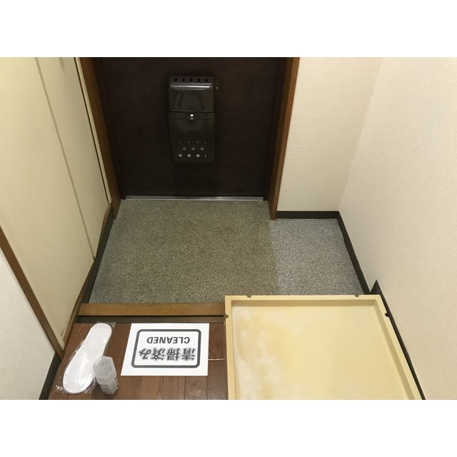 リュミエ本厚木116号室 玄関