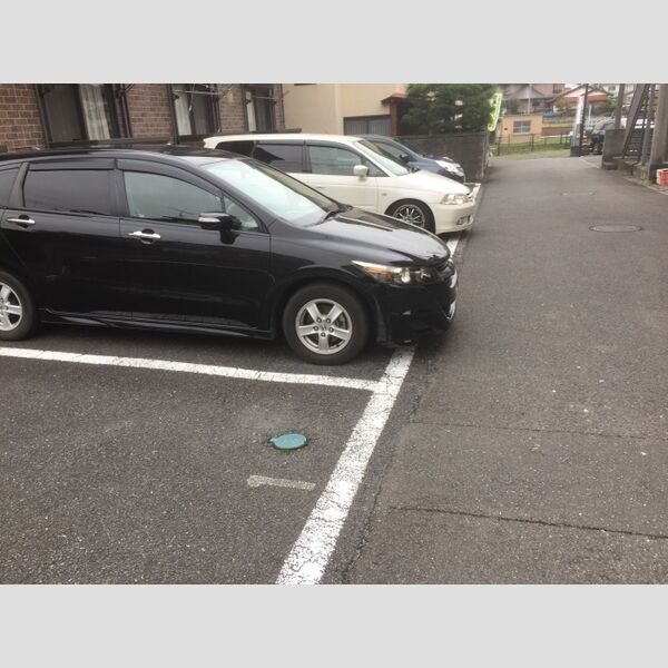 レフィナード 駐車場