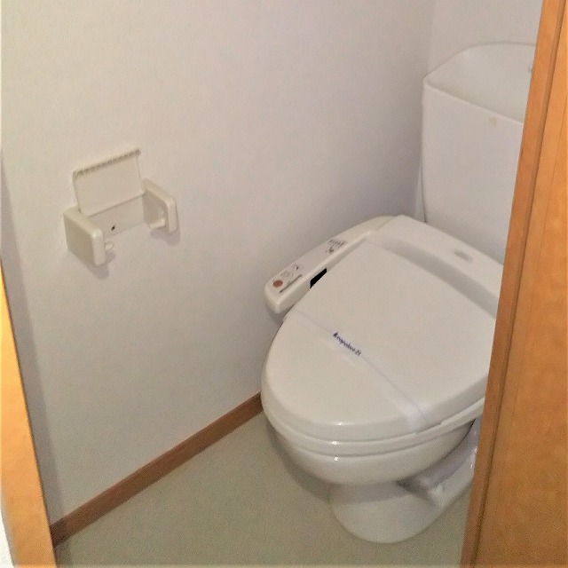 レオパレスさくら101号室 温水洗浄便座付きです♪