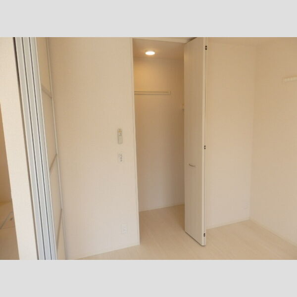 ディアコート五井102号室 収納