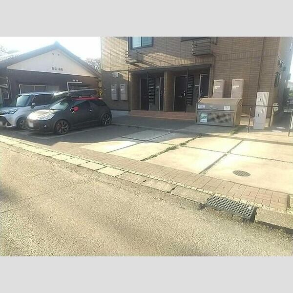 ボヌール101号室 駐車場