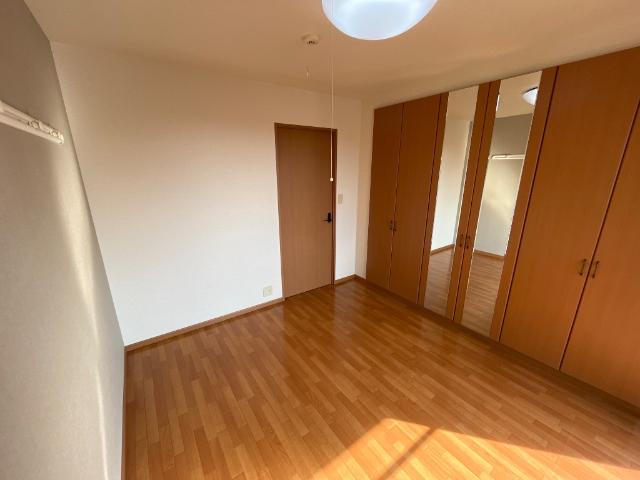 ピアリーハイム 洋室